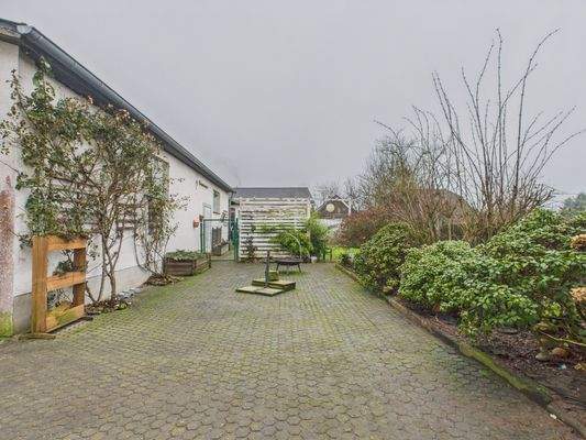 CAM01223G0-PR0176-STILL087