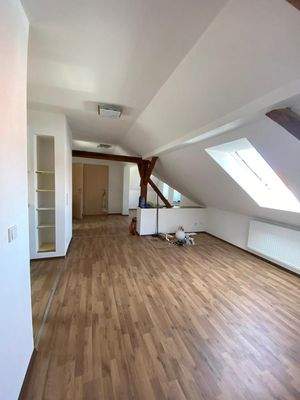 Großzügiger Wohnraum DG