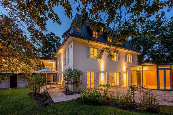 Altbauvilla mit Gästehaus