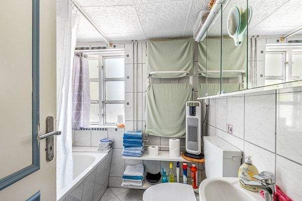 Wannenbad rechte Wohnung