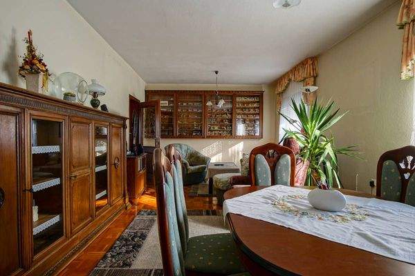 Wohnzimmer Blick Richtung Flur