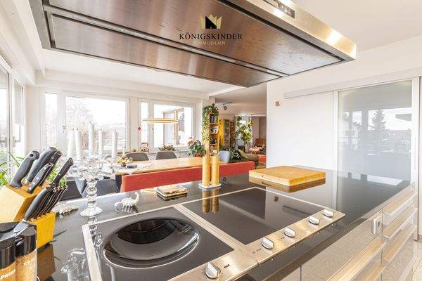 Küche, Blick zum Essbereich