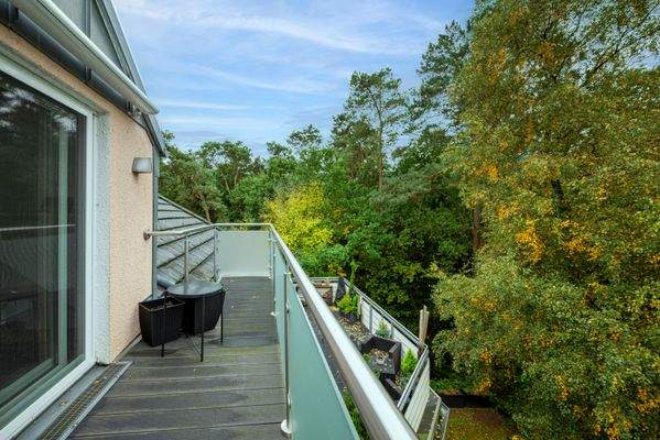 Blick auf die große Terrasse im 2.OG 