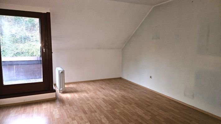 Zimmer mit Ausgang Balkon