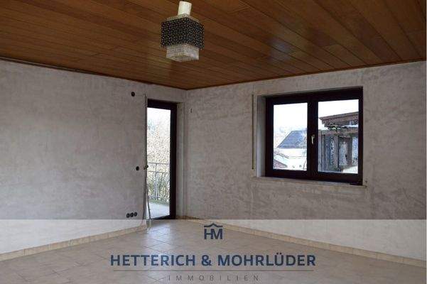 EG 1. Zimmer mit Balkonzugang