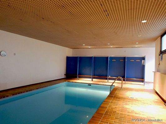 Schwimmbad im Souterain