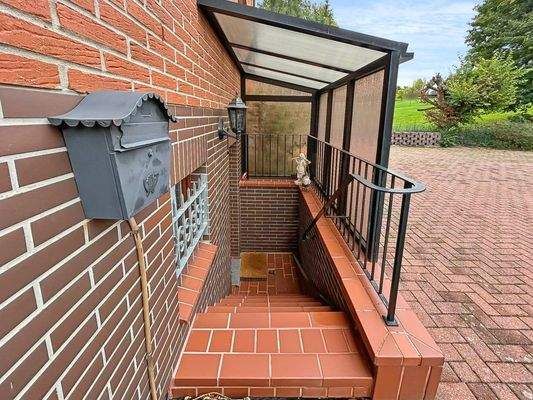 seitlicher Hauseingang