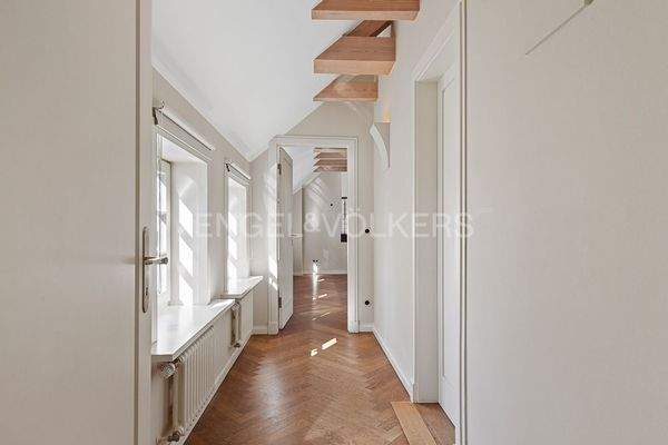 1.OG Flur in den Südflügel