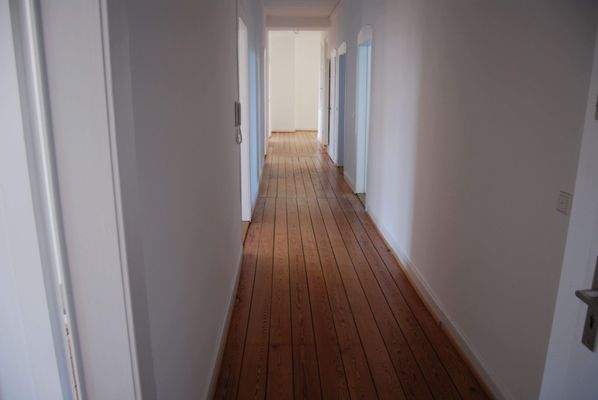 3. OG. Flur vorne.jpg