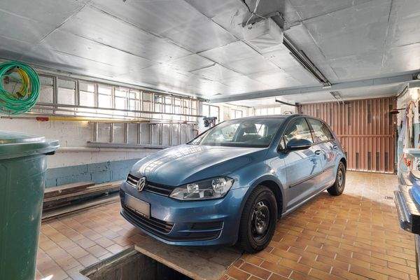 Garage mit Grube
