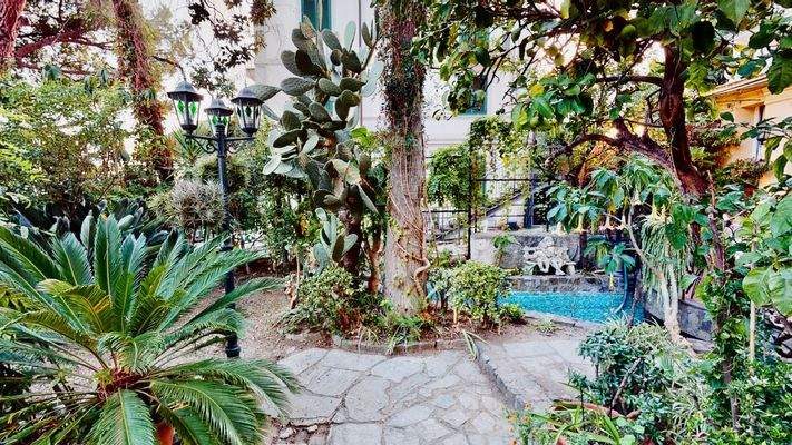 appartamento-in-vendita-Sanremo-lusso-garage-doppio-giardino-cucina-all'aperto