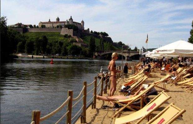 Stadtstrand zum Sonnen