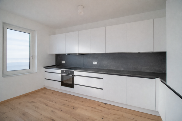 Wohnbereich mit Küche und Loggia