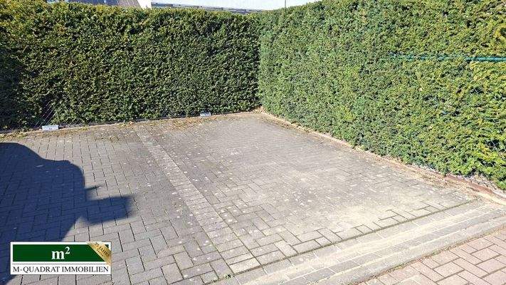 Stellplatz hinter dem Objekt