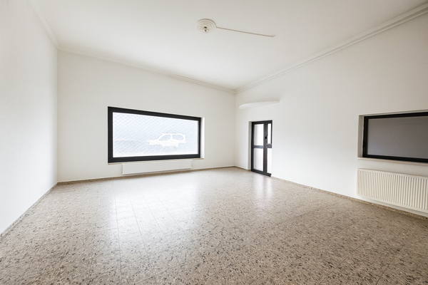 Halle Rechts Eingang Empfang