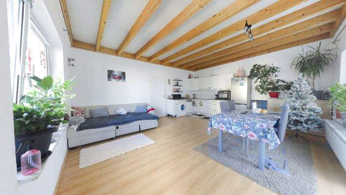 Wohnzimmer DG Wohnung Seiteneingang