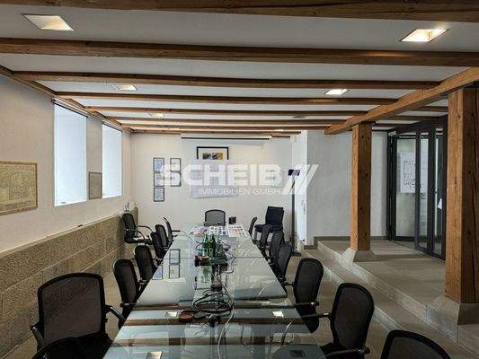 großer Besprechungsraum