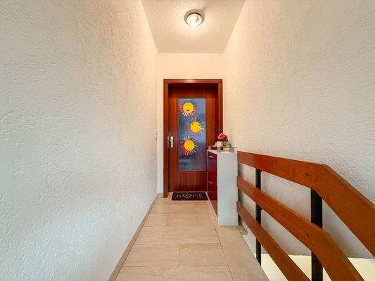 Eingangstür Wohnung OG