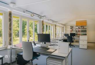 Einrichtungsbeispiel Büro groß