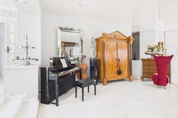 Harmonie aus Architektur und klassischem Interieur.