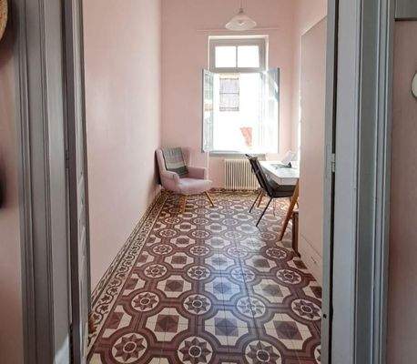 Kreta, Kalyves: Elegante neoklassizistische Villa am Meer zu verkaufen