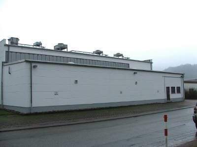 3. Halle Front