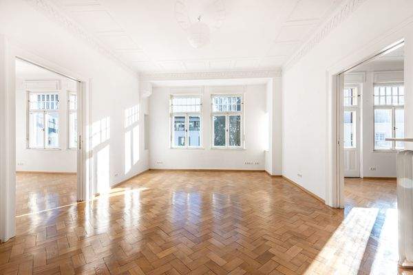 Lichtdurchfluteter Wohnbereich