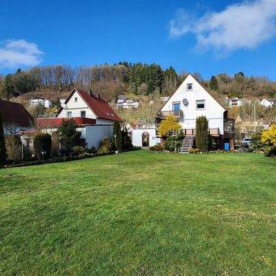 Garten mit Blick zum Haus