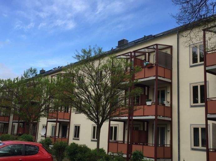 Beethovenstr. ***SUPER! schöne Lage und 2 Räume + Balkon ***