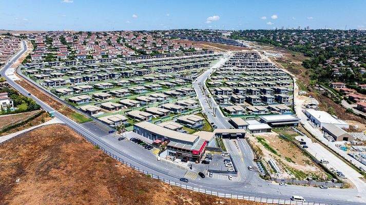 Detached Villas with Pools in Büyükçekmece İstanbul