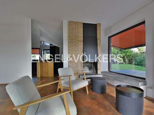 Wohnbereich mit offenem Kamin