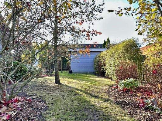 Garten mit Gartenhaus