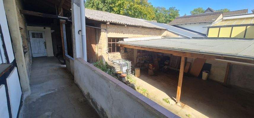 Vor Eingang, Blick auf Hof EG.jpg