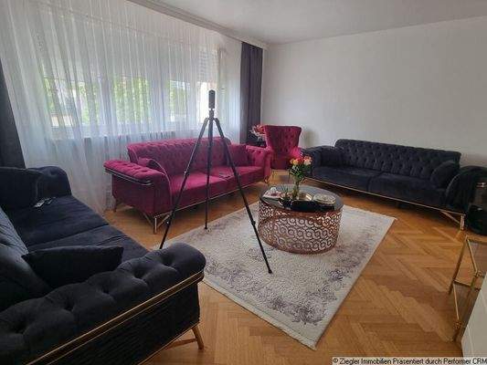 09 Vorderhaus OG Wohnzimmer