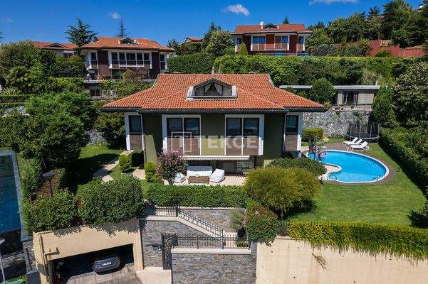 Luxurious Villa with Forest and Sea Views in Sarıyer İstanbul