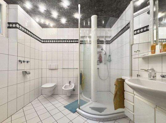 W 1.OG 88qm  Bad.jpg