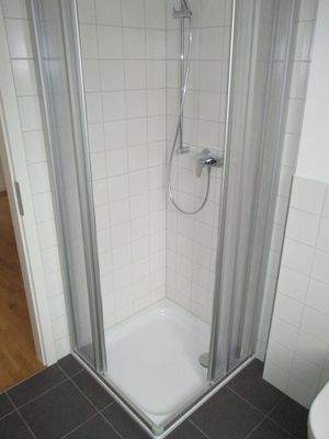 Dusche 3.RW..JPG