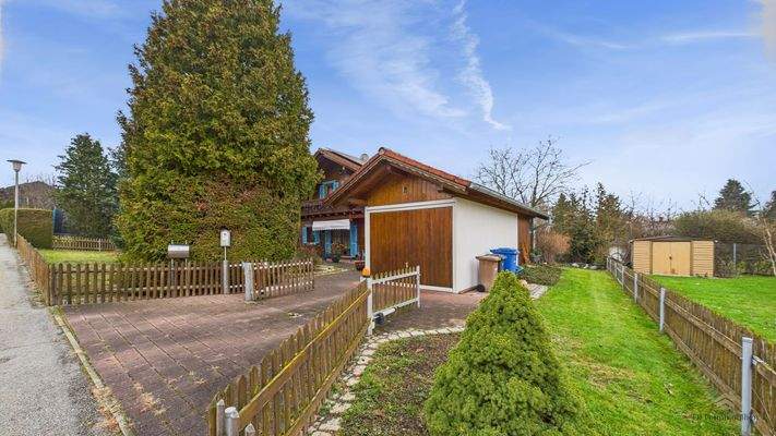 Außenansicht/Garage