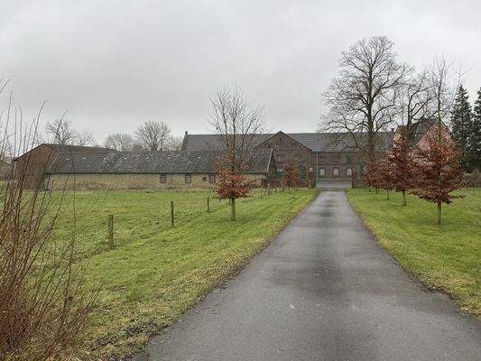 Zufahrt zum Hof