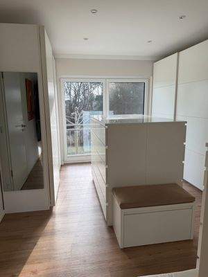 OG - Zimmer - Ankleideraum.jpg