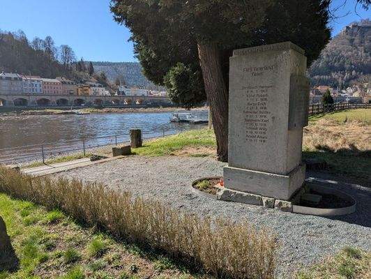 Kiegsdenkmal inklusive