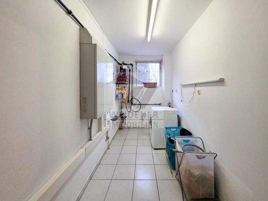 Hauswirtschafts- & Anschlussraum 