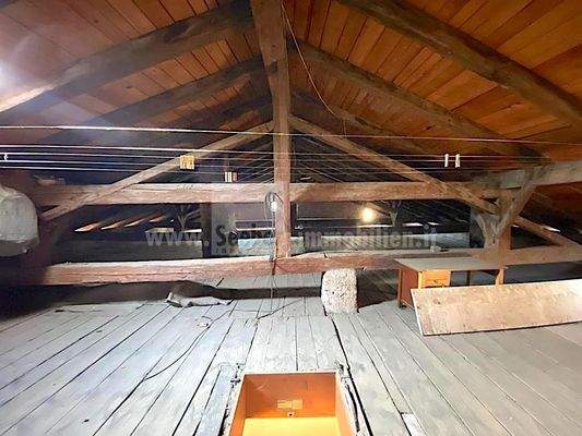 Tramin-Herrenhaus-Termeno-Alto-Adige-Südtirol-Altbau-hohe-Decken-Solai-alti-lusso-esclusivo-exklusiv