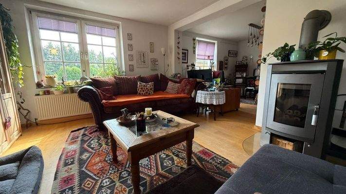 Wohnzimmer mit Kamin