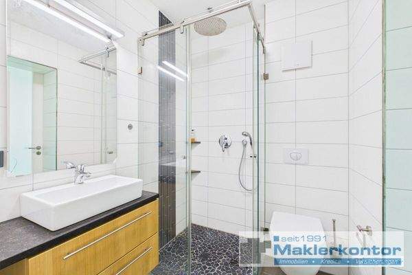 Gäste-Badezimmer EG