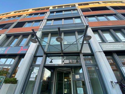 Eingang Neißestraße 2