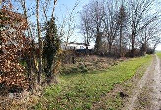 Hinteres Grundstück