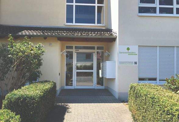 SR_Eingang_Neues-Schild (1) (1).jpg