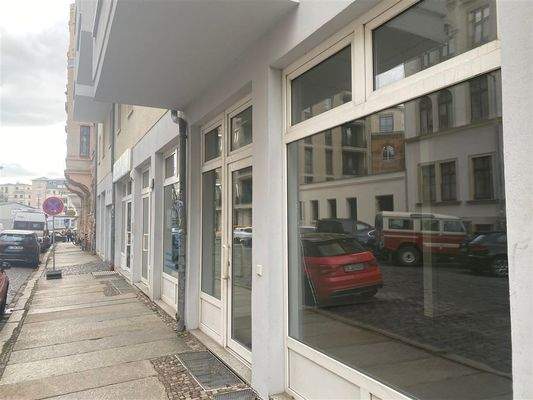 viel Platz für Ihre eigene Werbung