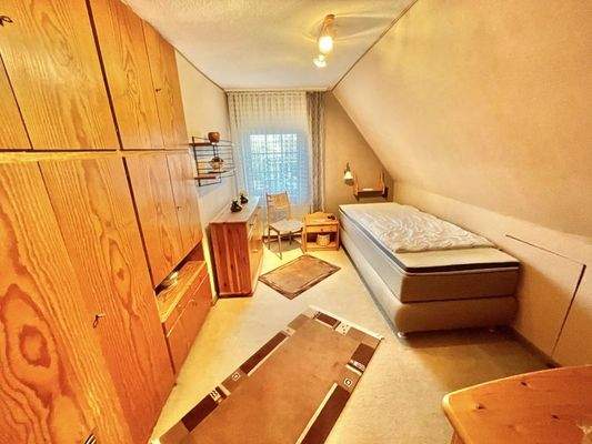 2. abgeteiltes Zimmer Dachgeschoss